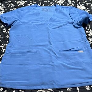 FIGS Casma Three Pocket Scrub Top